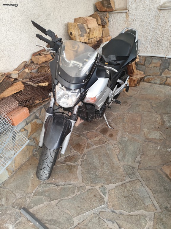 Suzuki GSR 600 2006