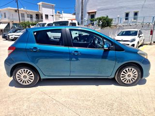 Toyota Yaris 2011-thumb-3