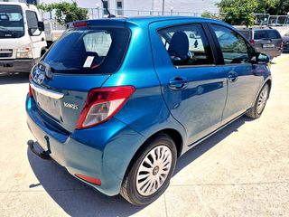 Toyota Yaris 2011-thumb-4