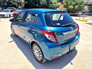 Toyota Yaris 2011-thumb-6