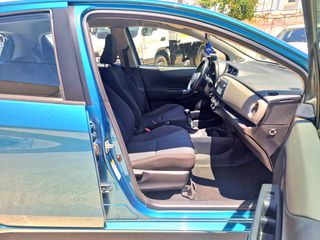Toyota Yaris 2011-thumb-13
