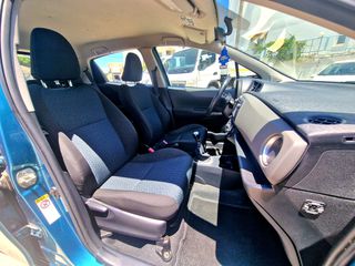 Toyota Yaris 2011-thumb-14