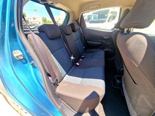 Toyota Yaris 2011-thumb-17