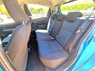 Toyota Yaris 2011-thumb-19
