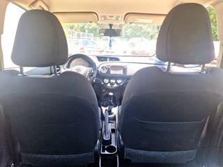 Toyota Yaris 2011-thumb-23
