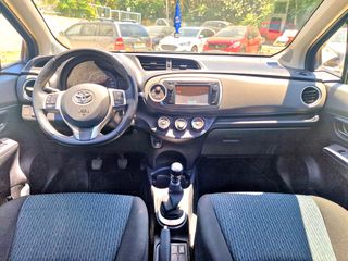 Toyota Yaris 2011-thumb-25