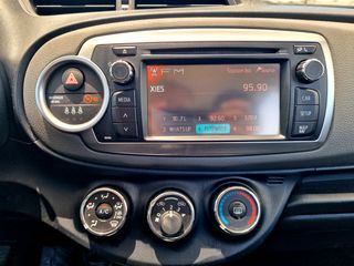 Toyota Yaris 2011-thumb-28