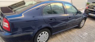 Skoda Octavia 2004-thumb-1