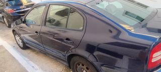 Skoda Octavia 2004-thumb-2