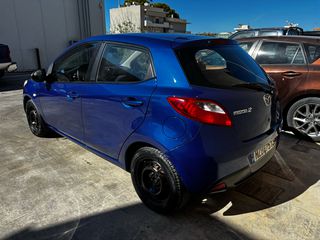 Mazda 2 2009-thumb-3