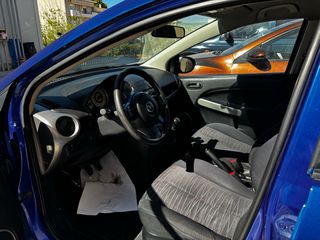 Mazda 2 2009-thumb-4