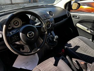 Mazda 2 2009-thumb-5