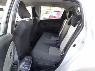 Toyota Yaris 2018-thumb-17