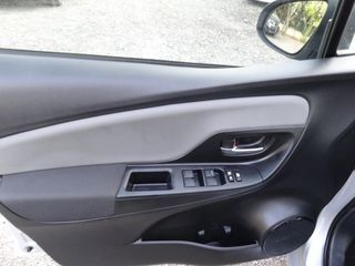 Toyota Yaris 2018-thumb-20