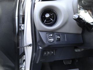 Toyota Yaris 2018-thumb-21