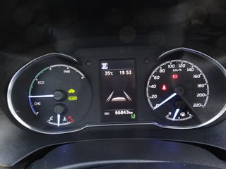 Toyota Yaris 2018-thumb-24