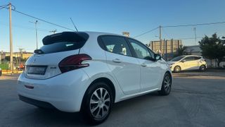 Peugeot 208 2019-thumb-8