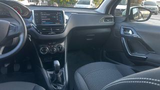 Peugeot 208 2019-thumb-13