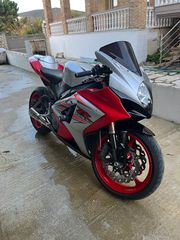 Suzuki GSX-R 1000 2008 K8-thumb-3