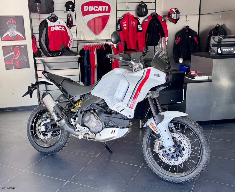 Ducati DesertX 2025 White