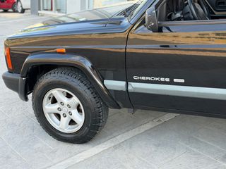 Jeep Cherokee 2001-thumb-6