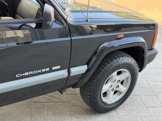 Jeep Cherokee 2001-thumb-11