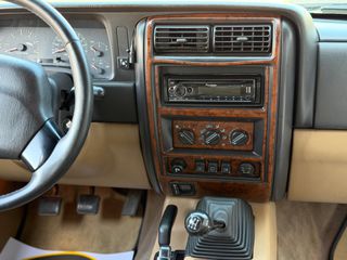 Jeep Cherokee 2001-thumb-23