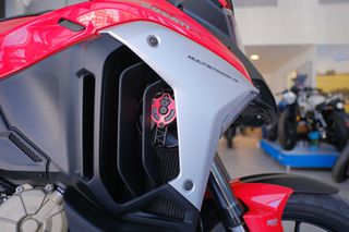 Ducati Multistrada V4 2024 ducati v4-thumb-1