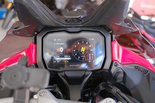 Ducati Multistrada V4 2024 ducati v4-thumb-17