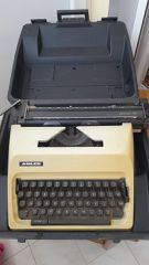 Vintage Γραφομηχανή Adler Junior 12 (1970s) - Ελληνικό Πληκτρολόγιο