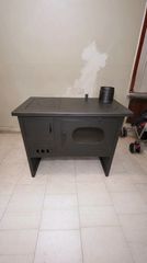 Πωλείται Ξυλόσομπα σίδηρο από Mademi σε πολύ καλή κατάσταση