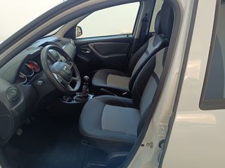 Dacia Duster 2017 4X4 DIESEL-thumb-7