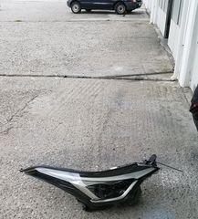 Toyota chr-thumb-2