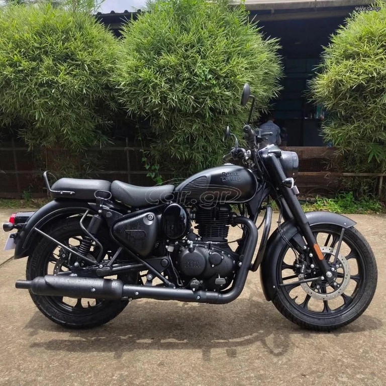 Royal Enfield Classic 350 2026 STEALTH BLACK-GUN GREY-COMMANDO SAND