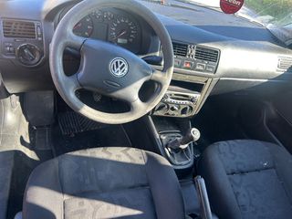 Volkswagen Bora 2001-thumb-4