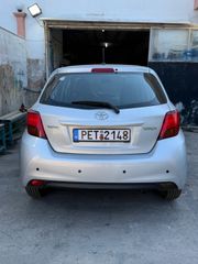 Toyota 2015 Yaris-thumb-5