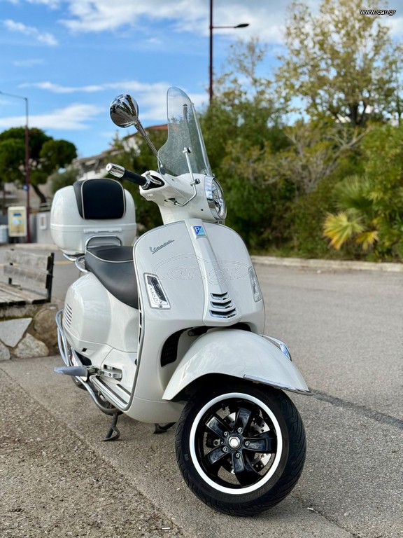 Vespa GTS 300 2022