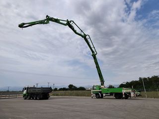 Πρέσσα Mercedes-Benz 2000 ACTROS 33.40    PUTZMEISTER 31-5