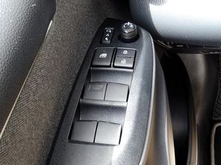 Toyota Yaris 2020 1.5 Hybrid e-CVT-thumb-17