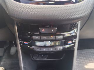 Peugeot 208 2018 1.2 Vti 110ps Allure clima/navi-thumb-23