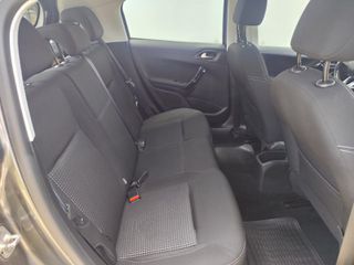 Peugeot 208 2018 1.2 Vti 110ps Allure clima/navi-thumb-19