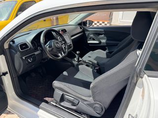 Volkswagen Scirocco 2011-thumb-8