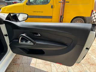 Volkswagen Scirocco 2011-thumb-11