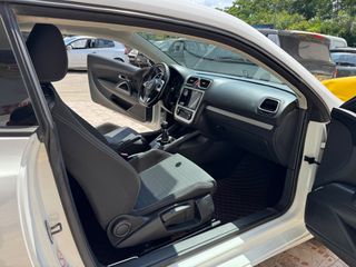 Volkswagen Scirocco 2011-thumb-12