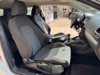 Volkswagen Scirocco 2011-thumb-13