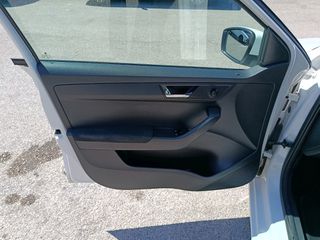 Skoda Fabia 2016 1,4 DIESEL 90 HP-thumb-6