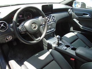 Mercedes-Benz A 180 2016 URBAN DIESEL-thumb-5