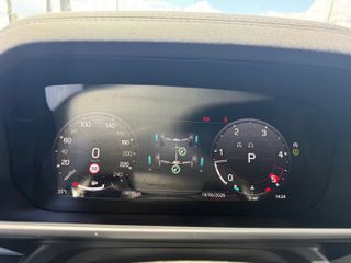 Land Rover Defender 2022 XS Edition-thumb-2
