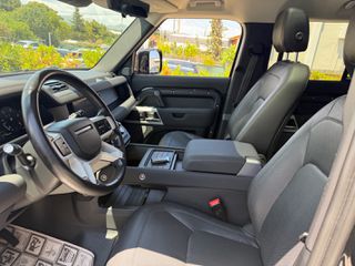 Land Rover Defender 2022 XS Edition-thumb-1