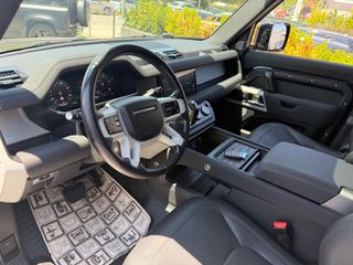 Land Rover Defender 2022 XS Edition-thumb-6